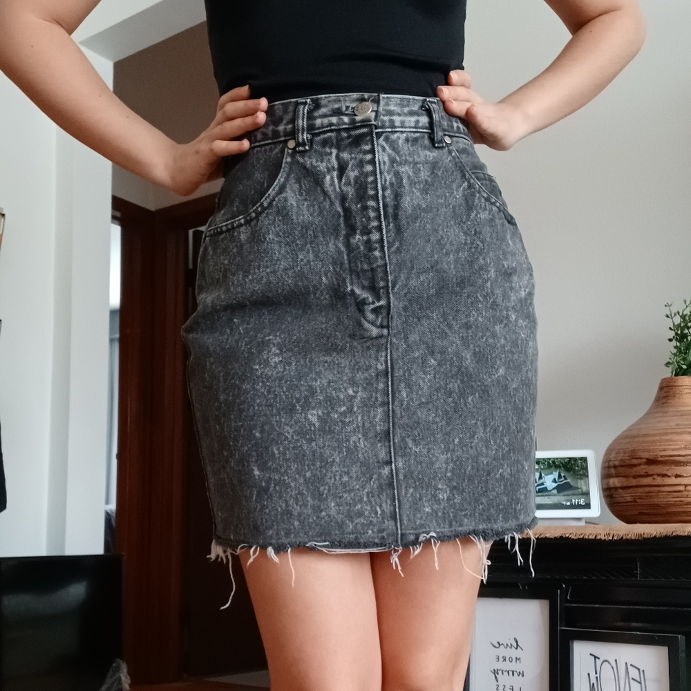⚡️SALE⚡️Vintage Washed Black/Gray Denim Mini Skirt